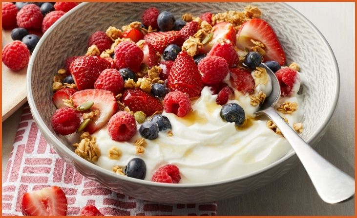 Greek Yogurt with Granola and Berries