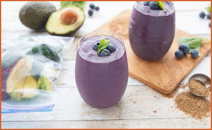 Low-Sugar Avocado Blueberry Smoothie
