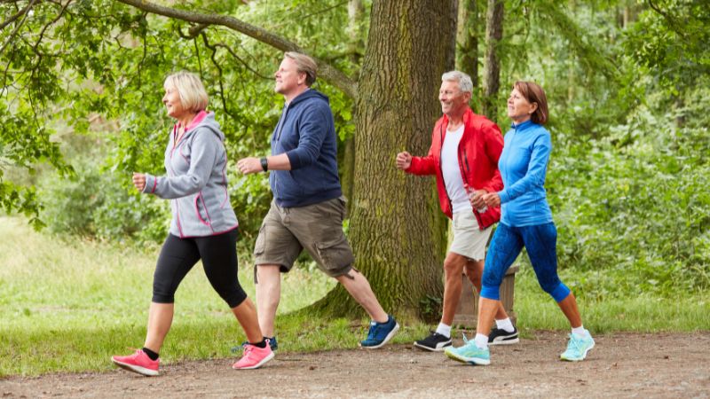 Walking to Lose Weight: 9 Tips to Burn Fat